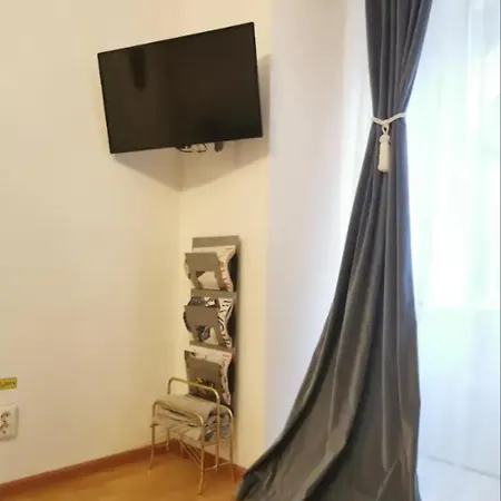 Historical Apartment *